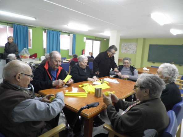 P1010041 593x445 - Las Residencias para Mayores de Lares CV han celebrado las Fallas las Fallas 2018