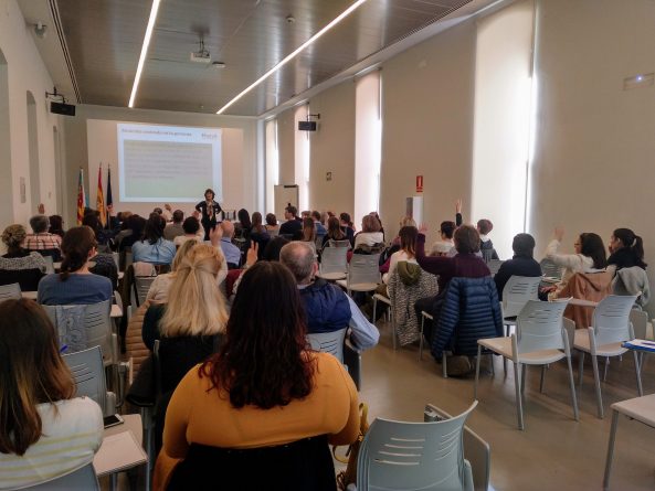 1 593x445 - Implantación gradual del modelo de Atención Integral y Centrada en la Persona