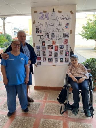 5 334x445 - Celebraciones especiales en la Residencia C&aacute;ritas Interparroquial de Burriana