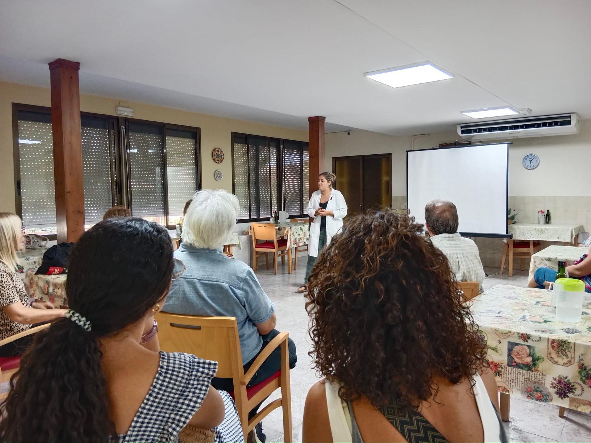 CHARLA AICP HOJA DE RUTA Y BUEN USO DEL LENGUAJE FAMILIARES - Residencia Madre Elisea - Programa Nostres Llars